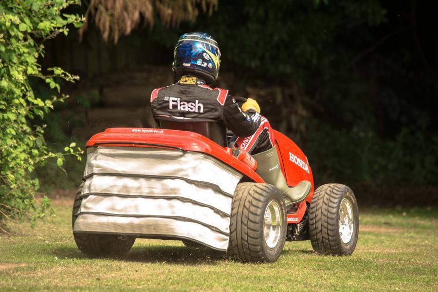  Honda HF2620 Mean Mower 2013 года  (фото 2 из 9)